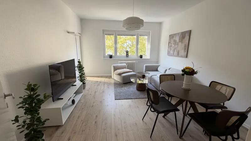 Erstbezug nach Komplettsanierung, 3Zi.Whg.  neu möbliert, Großer Balkon, zw. Kudamm und Grunewald — photo 1